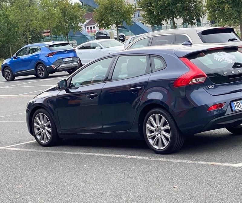 Blau Gebraucht 2015 Volvo V40 You! Kombi | 10.200 € (Fairer Preis) - Bild 1/4