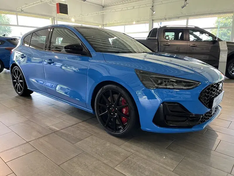Używany Ford Focus ST 280 KM (205 kW) 2026 Niebieski Sedan/Limuzyna