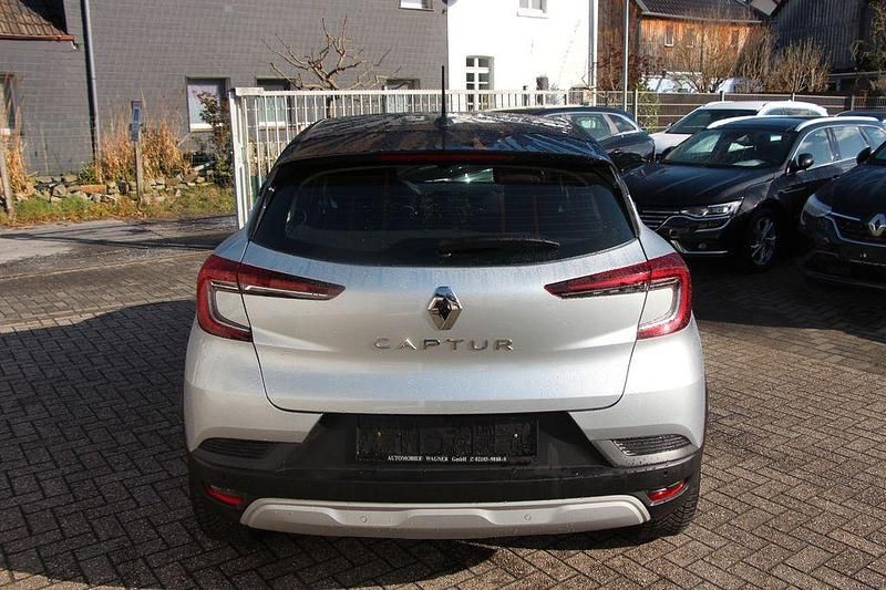 Gebraucht Renault Captur Evolution 140 PS (102 kW) 2023 Silber SUV