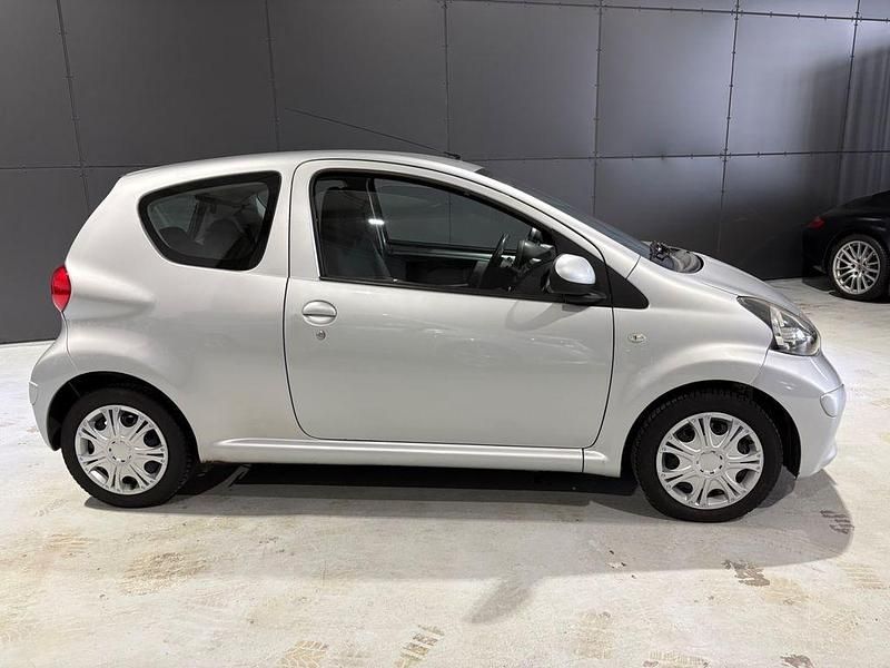 Gebraucht Toyota Aygo Cool 68 PS (50 kW) 2007 Silber Kleinwagen