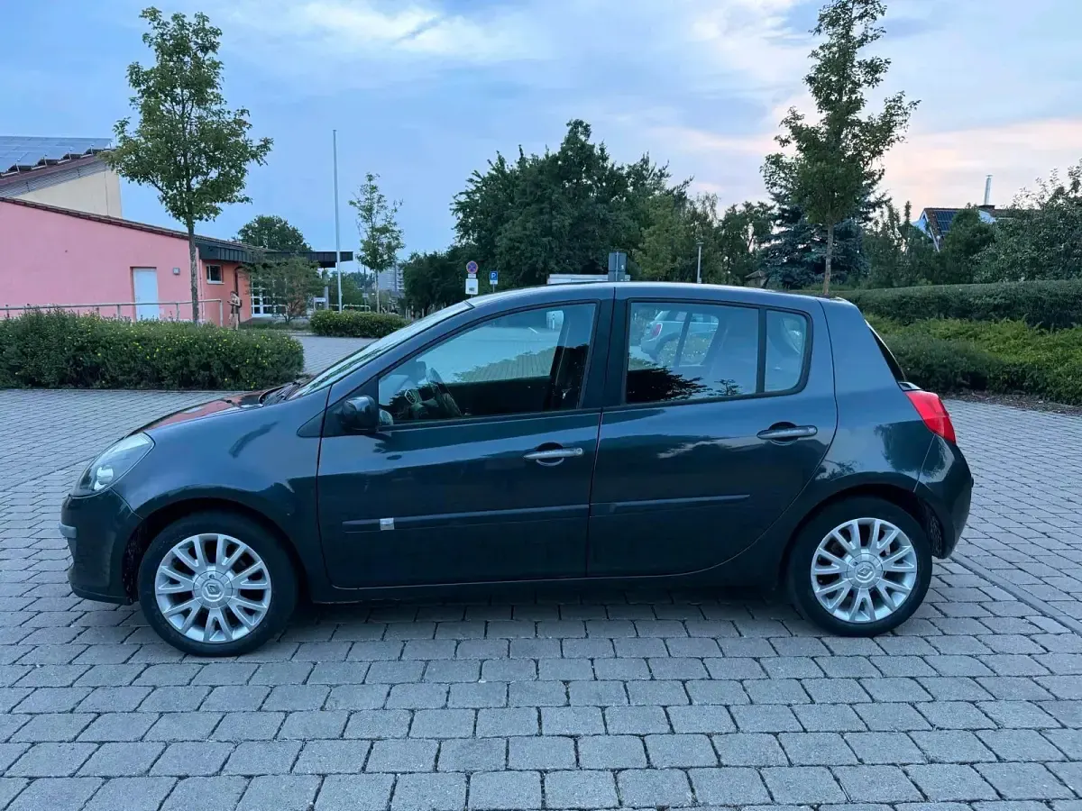 Gebraucht Renault Clio 100 PS (73 kW) 2005 Schwarz Kleinwagen