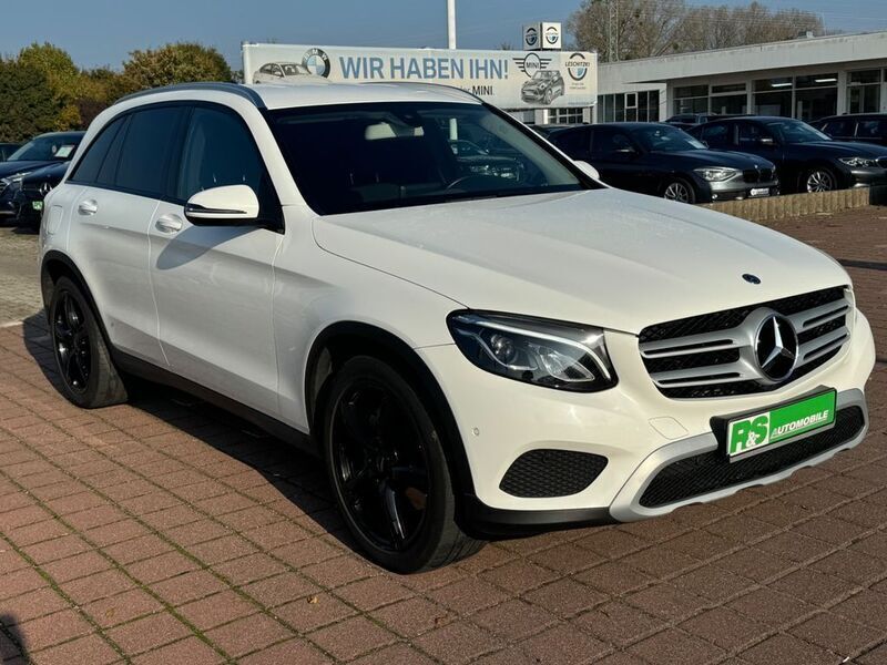 Gebraucht Mercedes GLC220 170 PS (125 kW) 2017 Polarweiss  unilack SUV