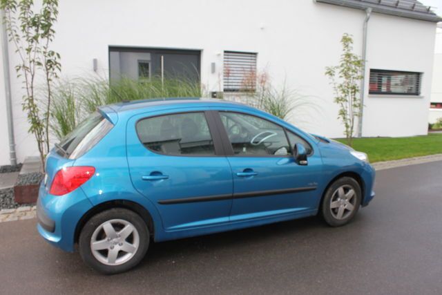 Gebraucht Peugeot 207 95 PS (69 kW) 2009 Blau Limousine