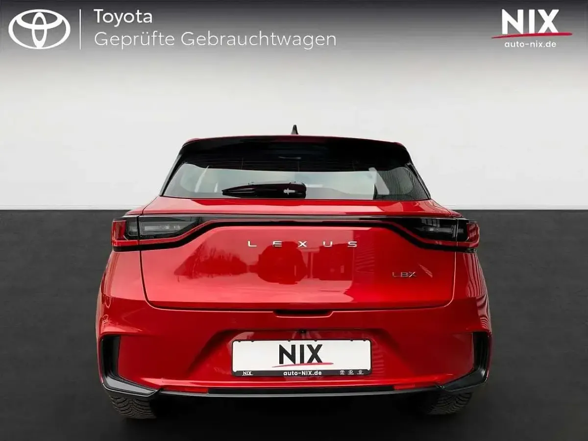 Gebraucht Lexus LBX 136 PS (100 kW) 2024 Karminarot SUV