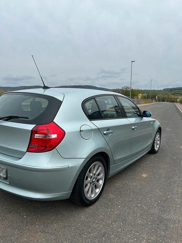 Second-hand BMW 118 143 CP (105 kW) 2009 Verde Hatchback
