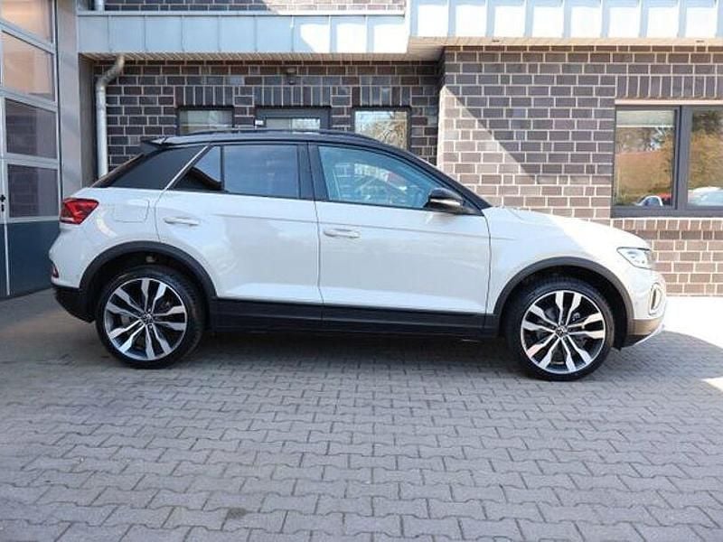 Second-hand VW T-Roc Style 150 CP (110 kW) 2024 Gri SUV