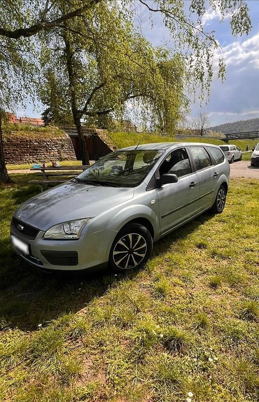 Używany Ford Focus 101 KM (74 kW) 2005 Andere farben Kombi