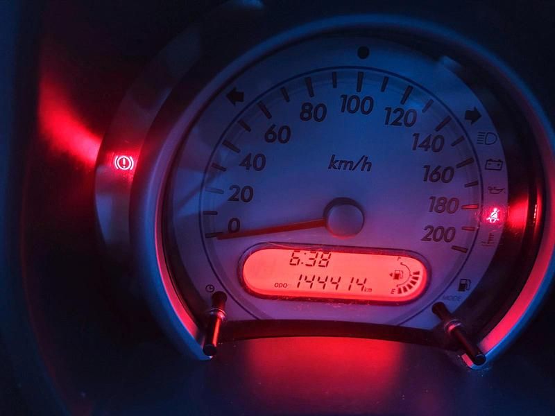 Second-hand Suzuki Splash 70 CP (51 kW) 2009 Alb Hatchback