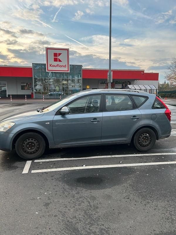 Gebraucht Kia Ceed 109 PS (80 kW) 2009 Blau Kleinwagen