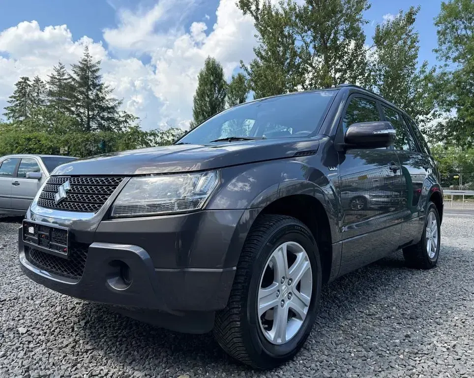 Gebraucht Suzuki Grand Vitara 129 PS (94 kW) 2011 Grau SUV