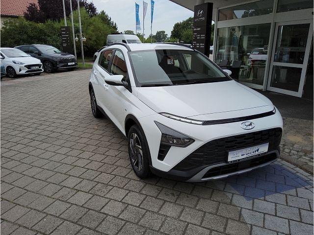 Atlas white Gebraucht 2024 Hyundai Bayon Trend SUV | 18.940 € (Guter Preis) - Bild 1/4