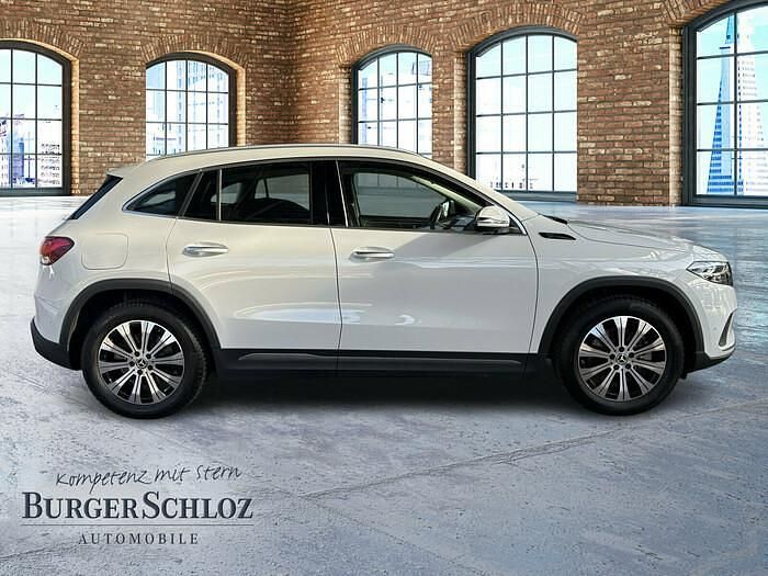 Gebraucht Mercedes EQA300 167 kW (228 PS) 2022 Digitalweiß SUV