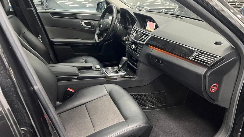 Gebraucht Mercedes E200 136 PS (100 kW) 2011 Schwarz Limousine