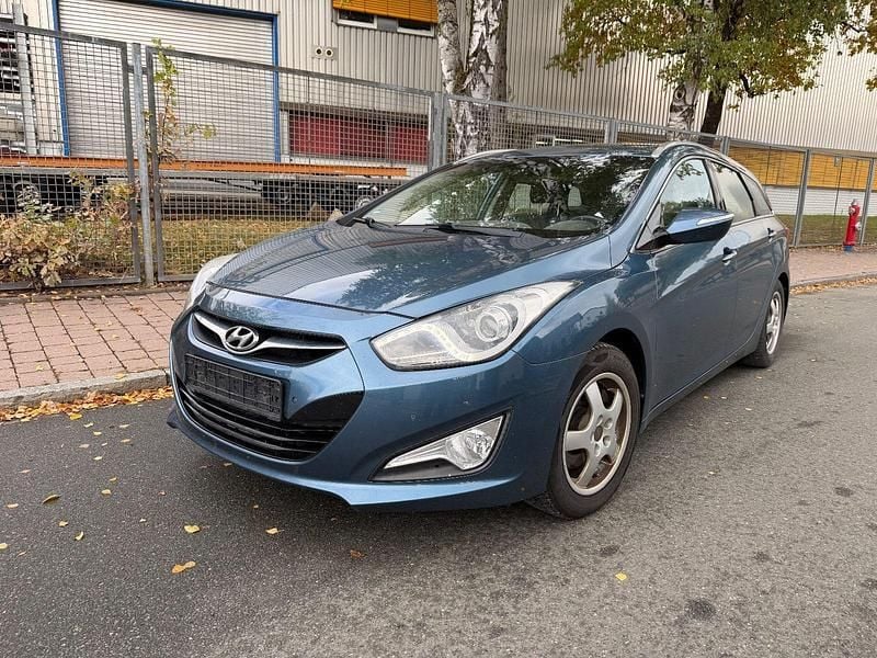 Blau Gebraucht 2013 Hyundai i40 Kombi | 3.500 € (Guter Preis) - Bild 1/4