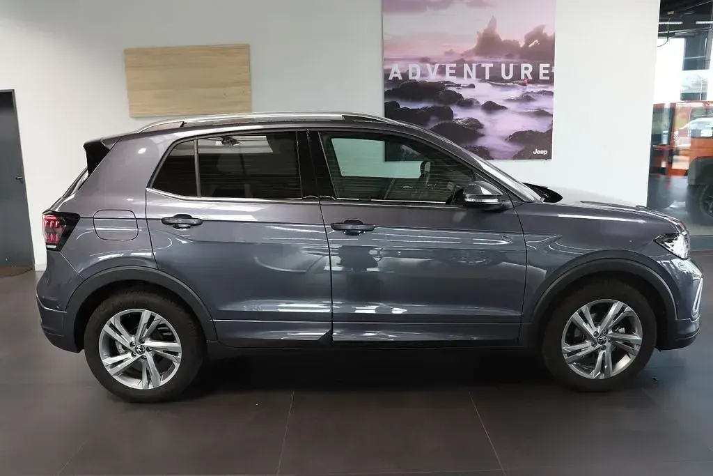 Gebraucht VW T-Cross R-line 150 PS (110 kW) 2025 Grau SUV