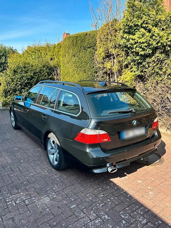 Gebraucht BMW 520 163 PS (119 kW) 2007 Schwarz Kombi