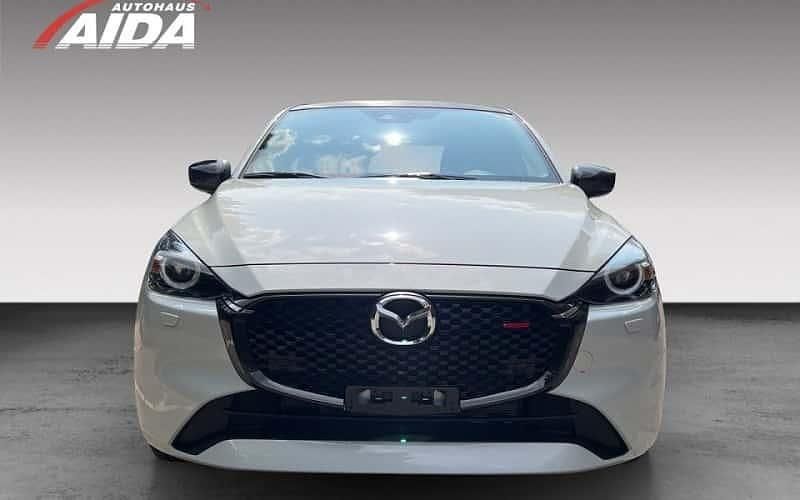 Ceramic white metallic Gebraucht 2024 Mazda 2 Homura-Aka Limousine | 24.450 € (Teuer) - Bild 1/4