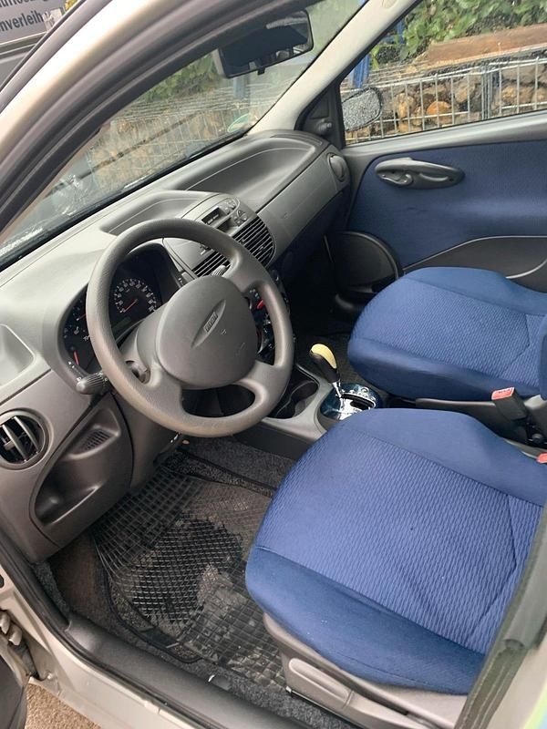 Gebraucht Fiat Punto 69 PS (50 kW) 2001 Silber Kleinwagen