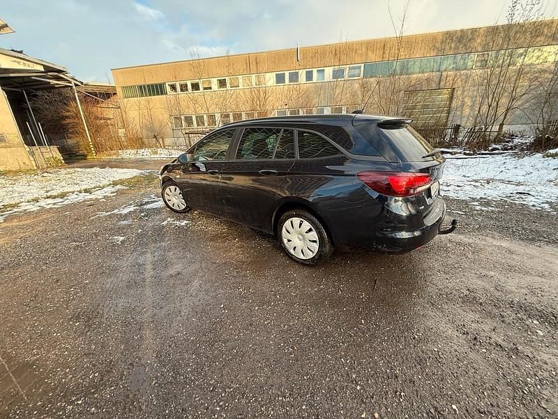 Gebraucht Opel Astra 136 PS (100 kW) 2018 Blau Kombi