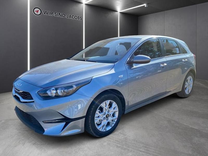 Silber Gebraucht 2025 Kia Ceed Comfort Kleinwagen | 21.740 € (Guter Preis) - Bild 1/4