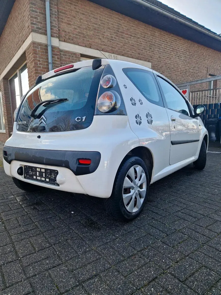 Gebraucht Citroën C1 68 PS (50 kW) 2011 Weiß Kleinwagen