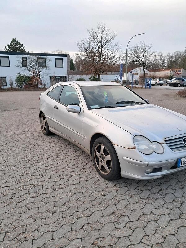 Gebraucht Mercedes C180 95 PS (69 kW) 2001 Silber Limousine