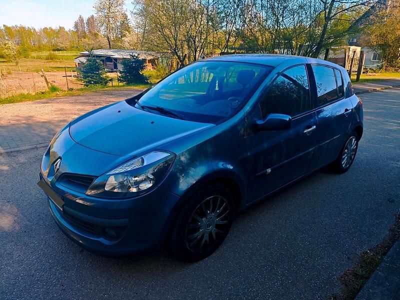 Blau Gebraucht 2006 Renault Clio III Kleinwagen | 1.500 € (Fairer Preis) - Bild 1/4