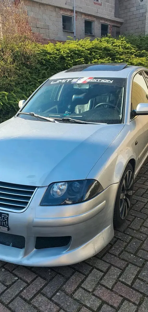Gebraucht VW Passat 131 PS (96 kW) 2001 Silber Limousine