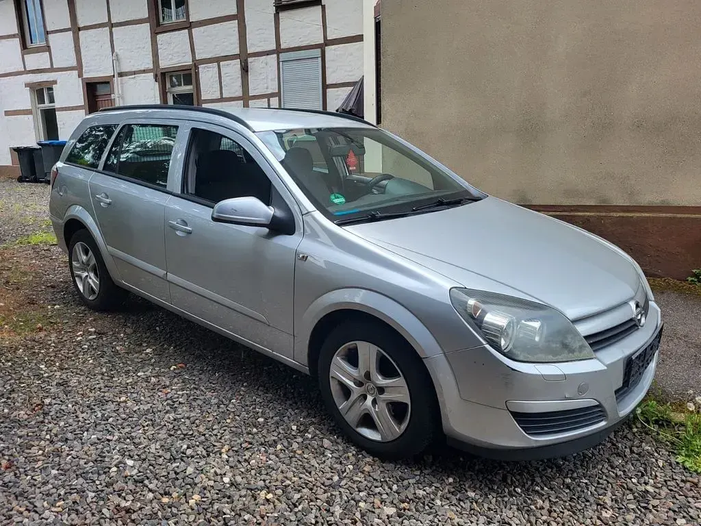Gebraucht Opel Astra 105 PS (77 kW) 2005 Silber Limousine