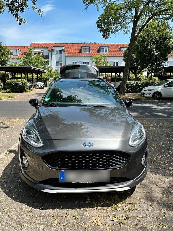 Grau Gebraucht 2020 Ford Fiesta Kleinwagen | 15.500 € (Etwas zu teuer) - Bild 1/4
