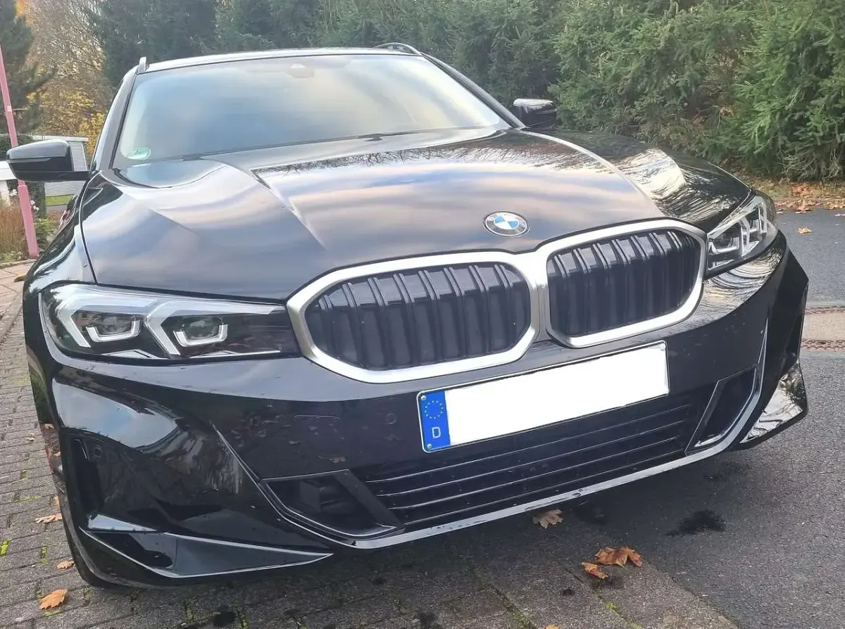 Gebraucht BMW 318 156 PS (114 kW) 2023 Schwarz Kombi