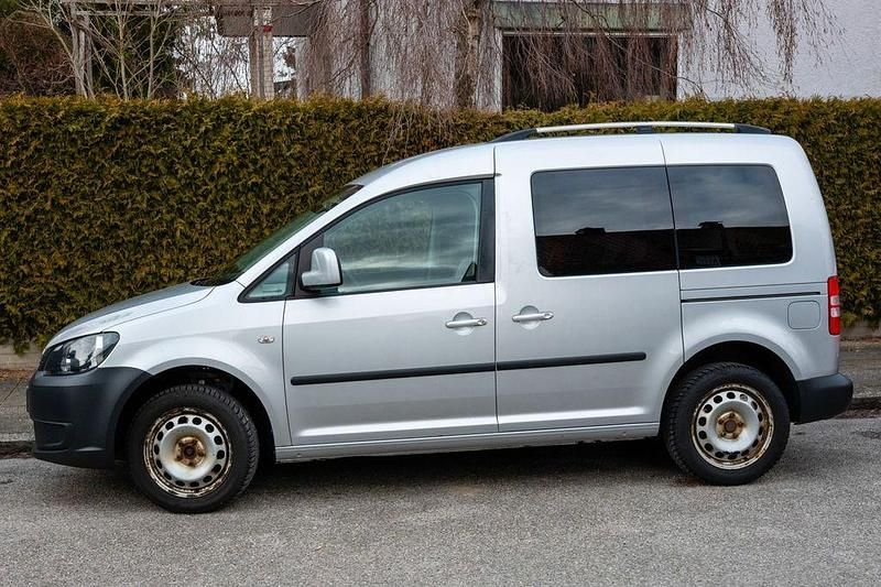 Gebraucht VW Caddy Trendline 86 PS (63 kW) 2014 Silber Van / Kleinbus