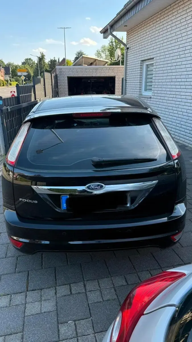 Gebraucht Ford Focus 101 PS (74 kW) 2008 Schwarz Kleinwagen