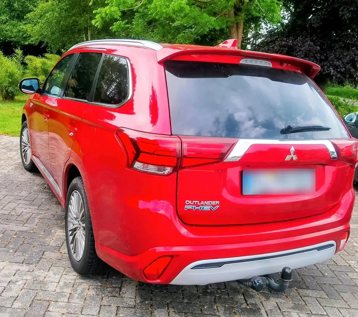 Gebraucht Mitsubishi Outlander P-HEV 224 PS (164 kW) 2019 Rot Kombi