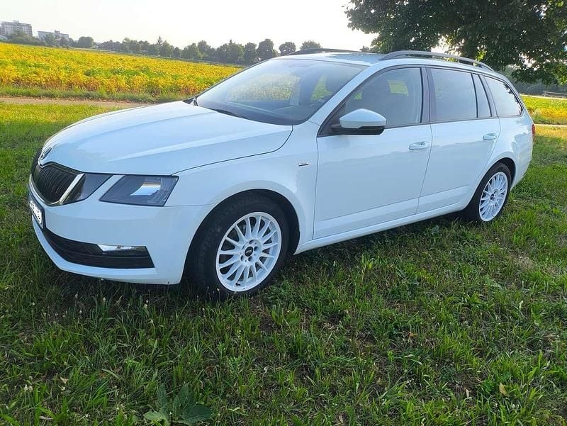 Weiß Gebraucht 2017 Skoda Octavia Drive Kombi | 7.599 € (Superpreis) - Bild 1/4