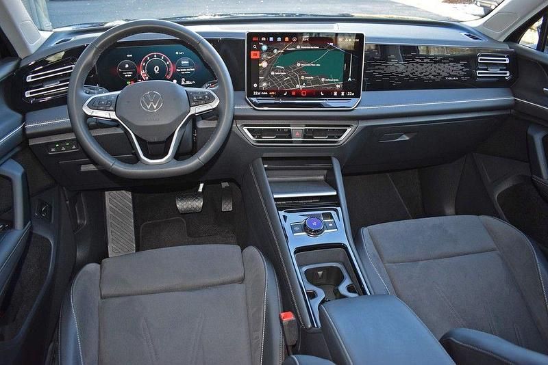 Gebraucht VW Tiguan Elegance 150 PS (110 kW) 2025 Schwarz SUV