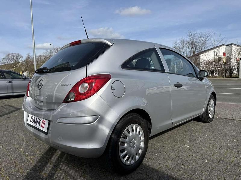 Gebraucht Opel Corsa Selection 69 PS (50 kW) 2012 Silber Kleinwagen