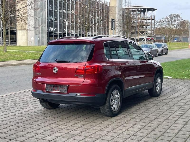 Gebraucht VW Tiguan Sportline 140 PS (102 kW) 2014 Rot SUV