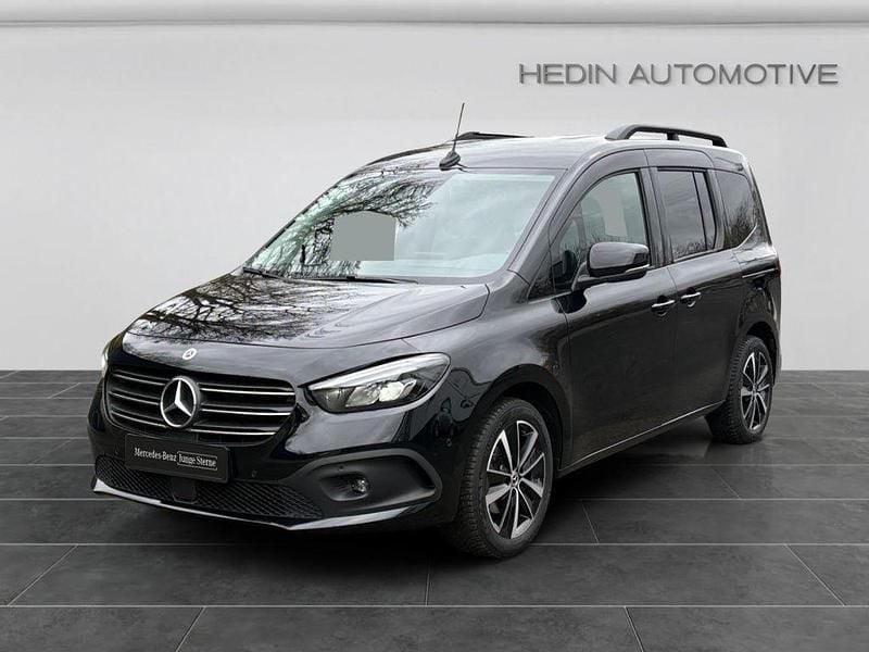 Gebraucht Mercedes T180 Advantage 116 PS (85 kW) 2024 Schwarz Van / Kleinbus