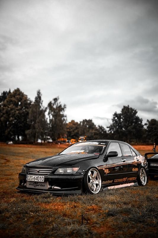 Schwarz Gebraucht 1999 Lexus IS200 Limousine | 20.000 € - Bild 1/4