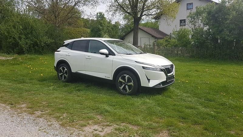 Weiß Gebraucht 2023 Nissan Qashqai N-Connecta SUV | 28.800 € (Fairer Preis) - Bild 1/4