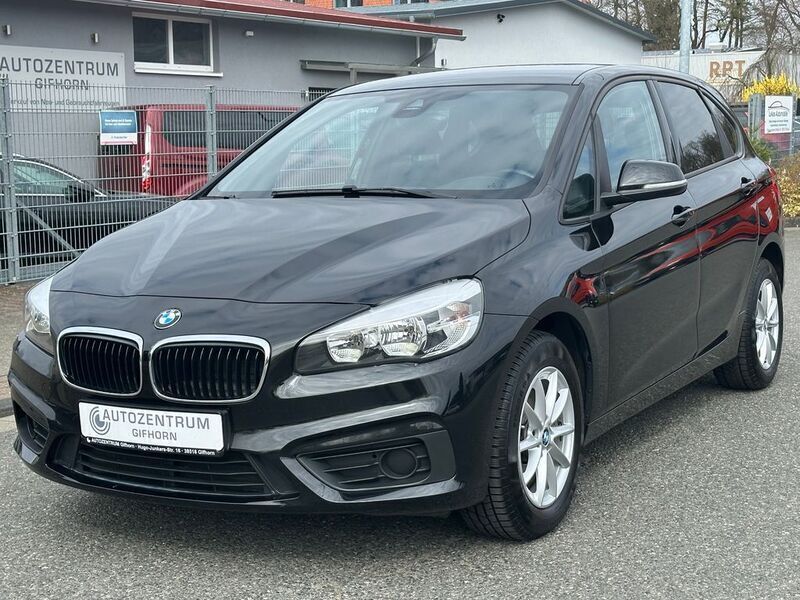 Schwarz Gebraucht 2017 BMW 216 Active Tourer Van / Kleinbus | 11.990 € (Fairer Preis) - Bild 1/4
