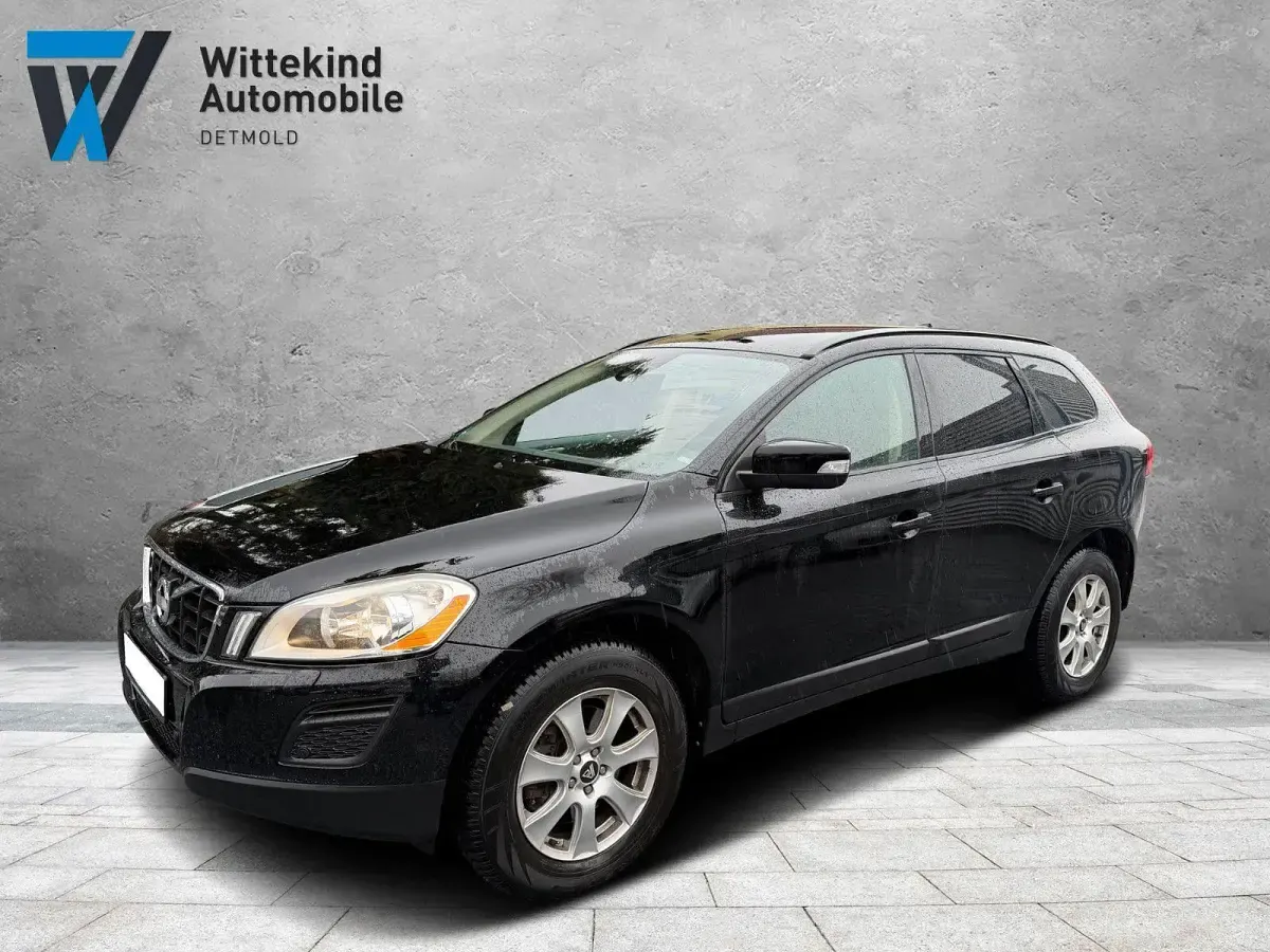 Gebraucht Volvo XC60 Kinetic 163 PS (119 kW) 2012 Schwarz SUV