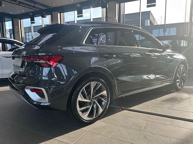 Neu Audi A3 Sport 204 PS (150 kW) 2025 Grau Limousine