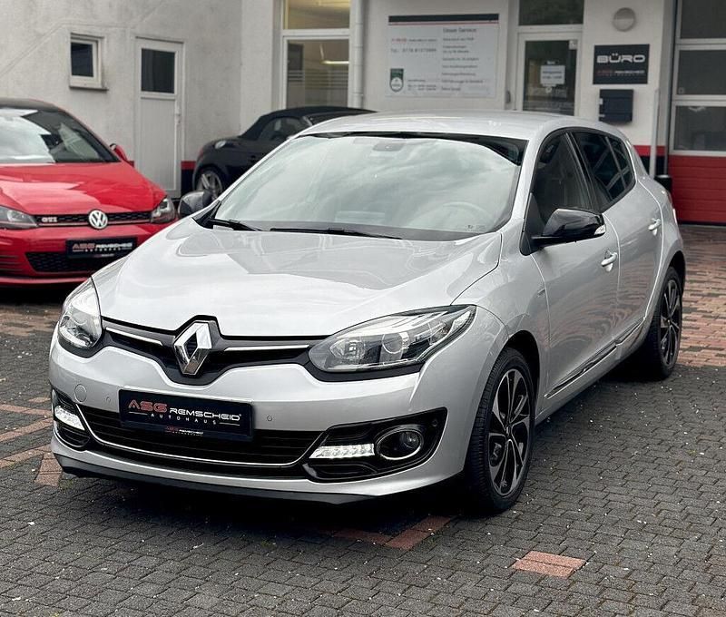 Grau Gebraucht 2014 Renault Mégane III Authentique Limousine | 8.890 € (Etwas zu teuer) - Bild 1/4