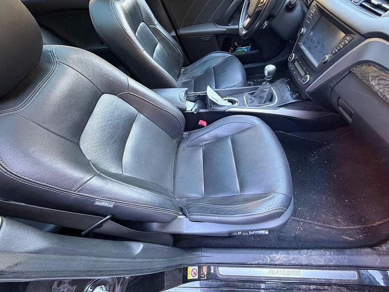 Gebraucht Toyota Avensis Executive 143 PS (105 kW) 2016 Schwarz Kombi