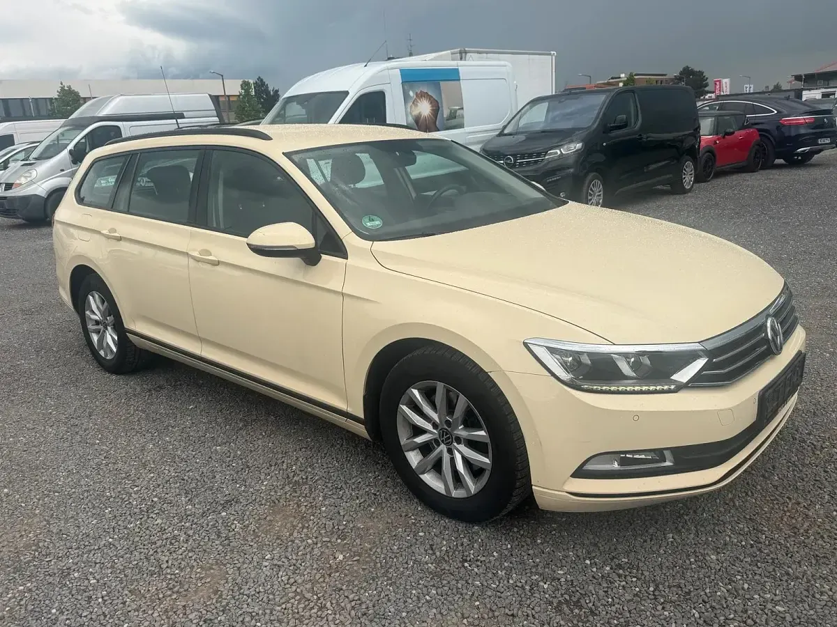 Usata VW Passat 150 CV (110 kW) 2018 Andere farben Station wagon