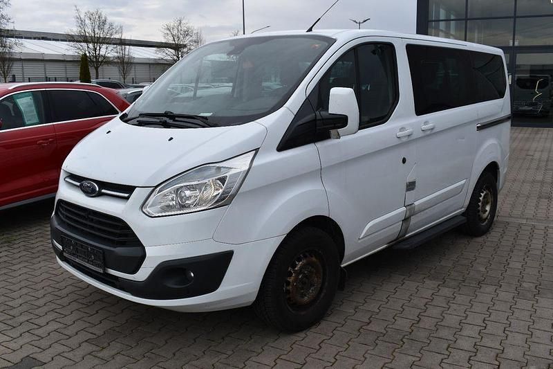 Gebraucht Ford Tourneo 125 PS (91 kW) 2013 Weiß Van / Kleinbus