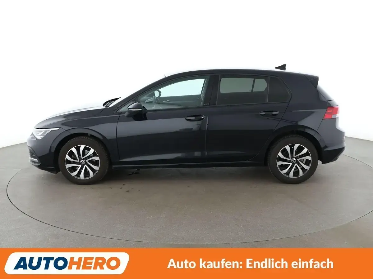 Gebraucht VW Golf VIII Active 110 PS (80 kW) 2021 Schwarz Limousine