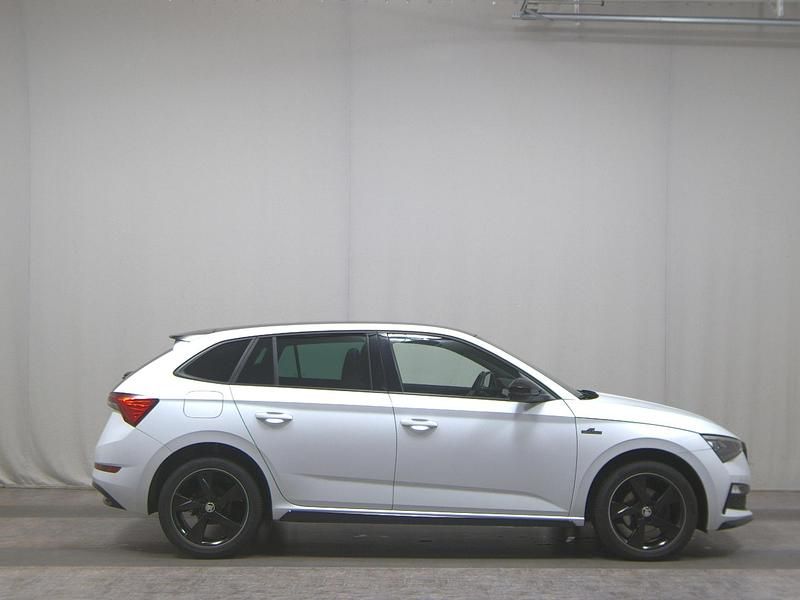 Weiss Gebraucht 2020 Skoda Scala Monte Carlo Kleinwagen | 15.680 € (Fairer Preis) - Bild 1/4